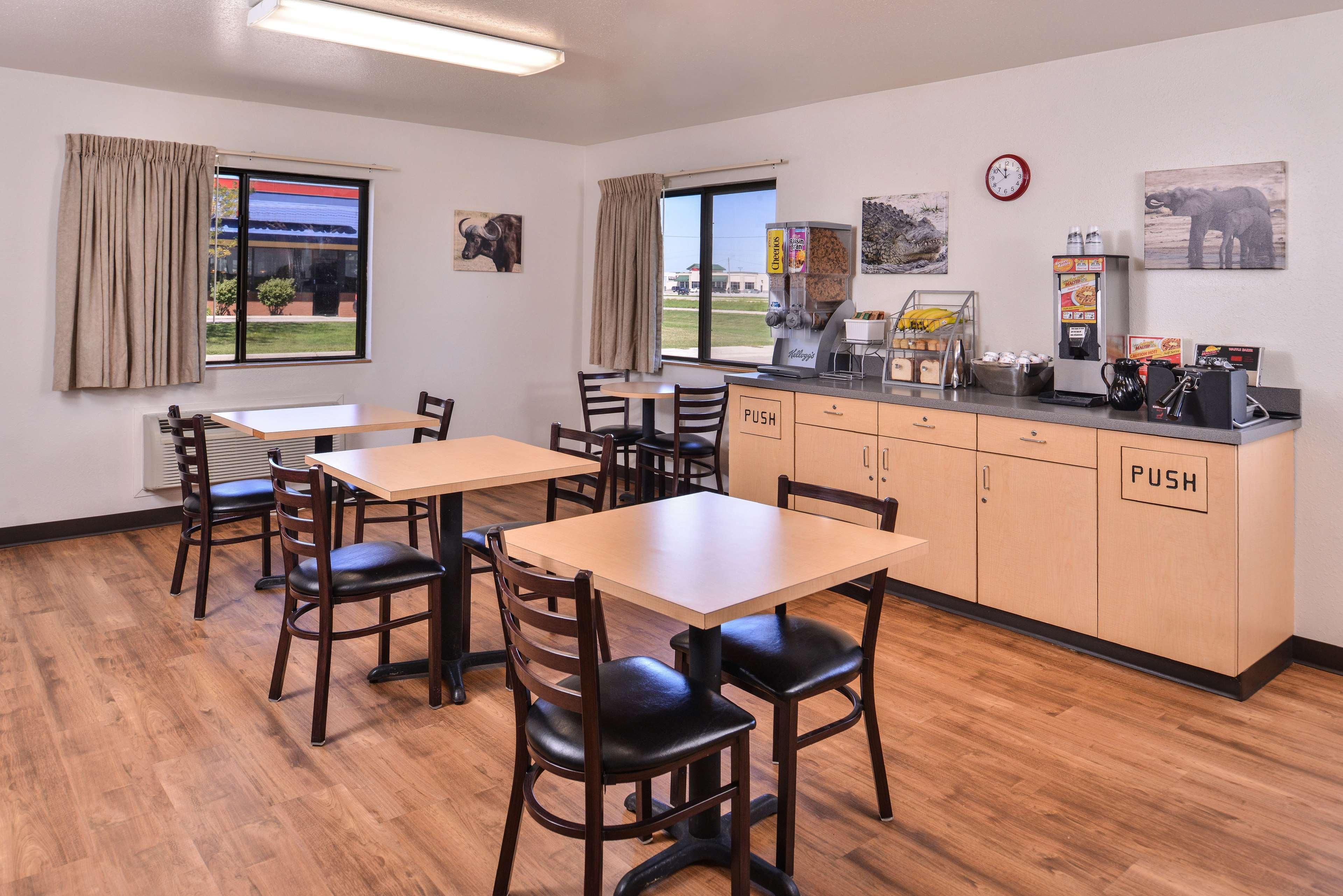 Americas Best Value Inn Missouri Valley Exteriör bild