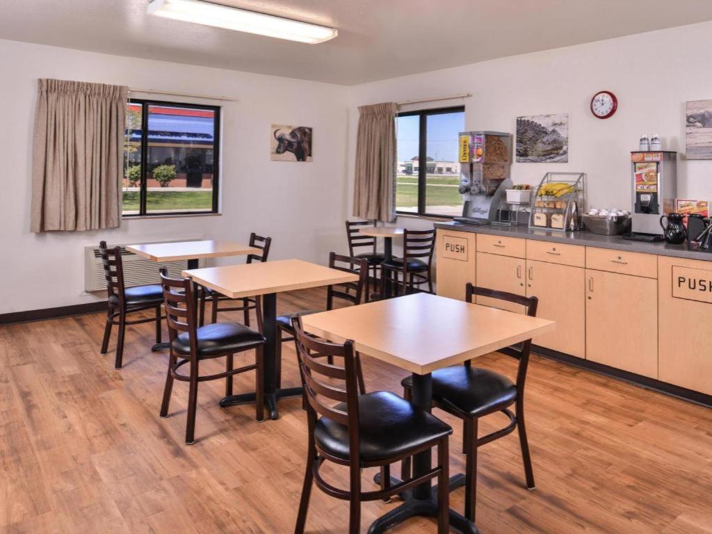 Americas Best Value Inn Missouri Valley Exteriör bild