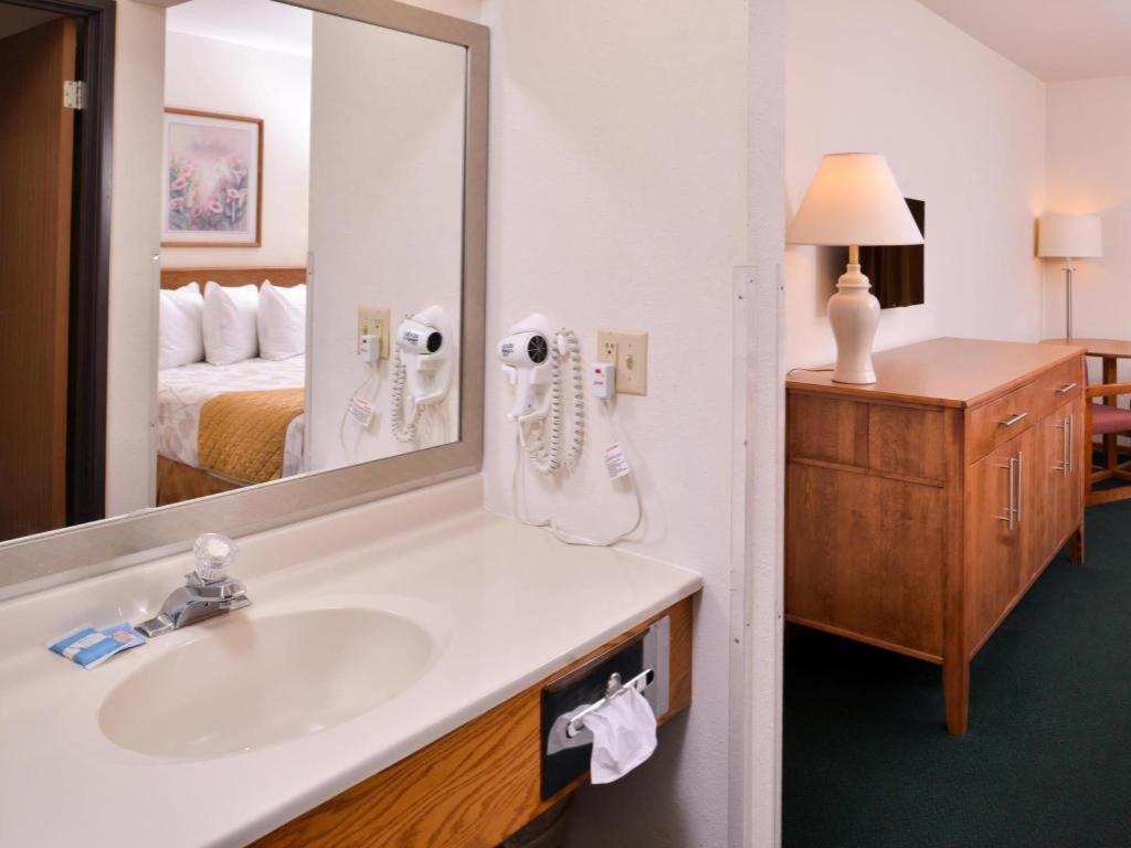 Americas Best Value Inn Missouri Valley Exteriör bild