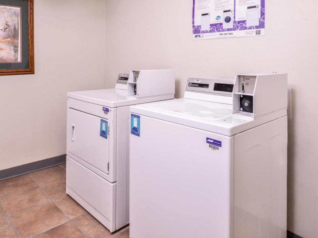 Americas Best Value Inn Missouri Valley Exteriör bild